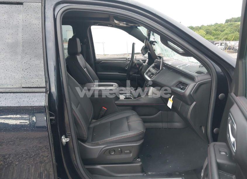 Photo 5 of 2022 Chevrolet Tahoe 4WD RST (VIN 1GNSKRKD1NR161457)