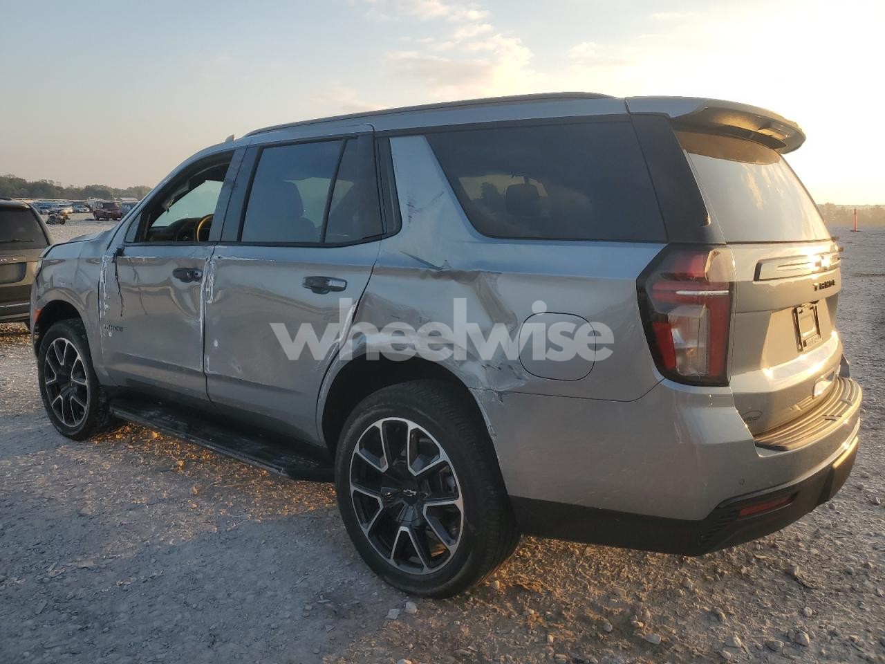 Photo 2 of 2024 CHEVROLET TAHOE K1500 RST (VIN 1GNSKRKD1RR385379)