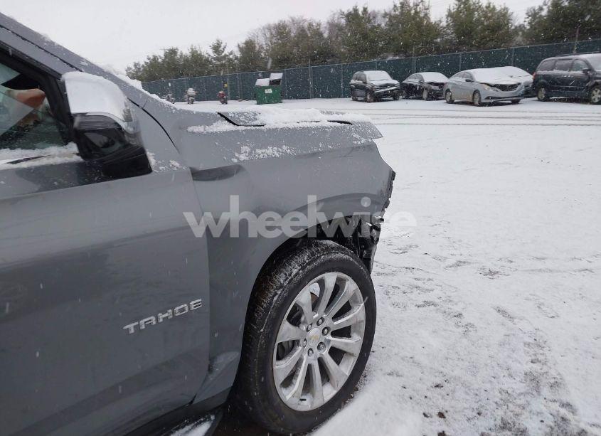 Photo 6 of 2021 Chevrolet Tahoe 4WD PREMIER (VIN 1GNSKSKD0MR167840)