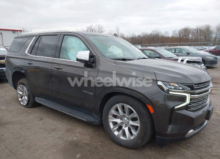 2021 Chevrolet Tahoe 4WD PREMIER (VIN 1GNSKSKD1MR311394) main photo