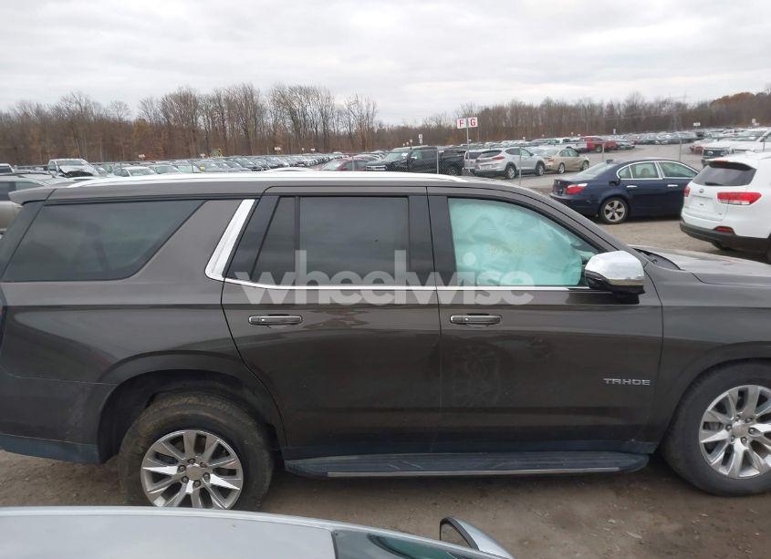 Photo 14 of 2021 Chevrolet Tahoe 4WD PREMIER (VIN 1GNSKSKD1MR311394)