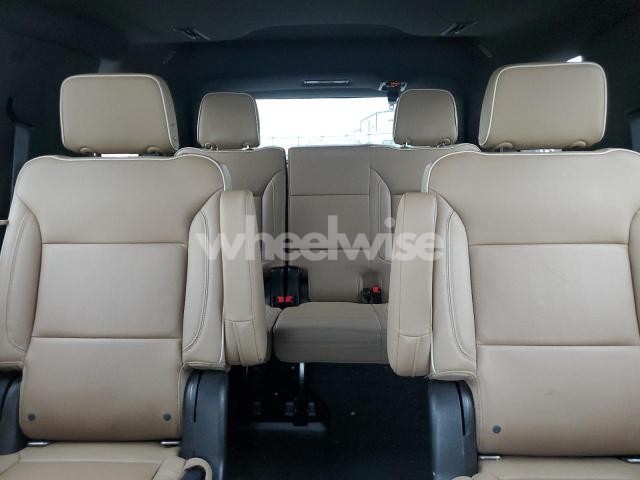 Photo 4 of 2021 CHEVROLET TAHOE K1500 PREMIER (VIN 1GNSKSKD2MR190617)