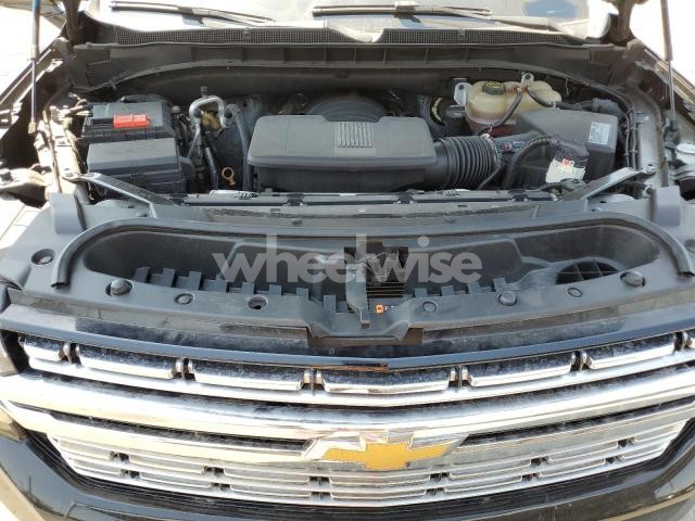 Photo 2 of 2021 CHEVROLET TAHOE K1500 PREMIER (VIN 1GNSKSKD3MR226699)