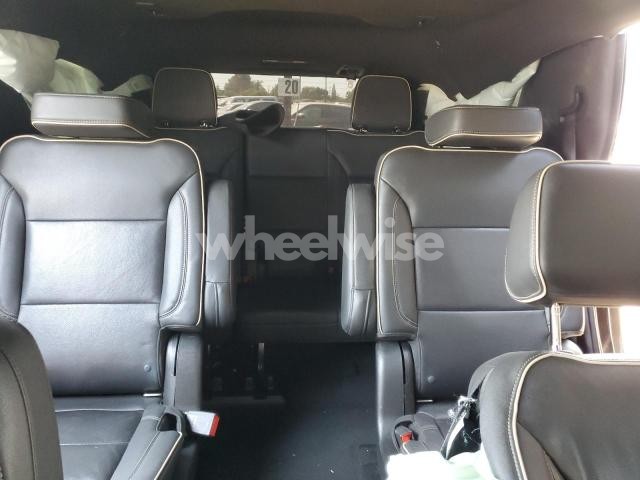 Photo 3 of 2021 CHEVROLET TAHOE K1500 PREMIER (VIN 1GNSKSKD3MR226699)