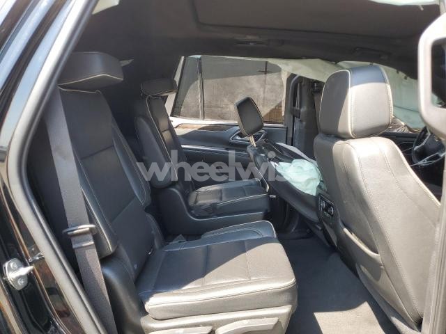 Photo 4 of 2021 CHEVROLET TAHOE K1500 PREMIER (VIN 1GNSKSKD3MR226699)