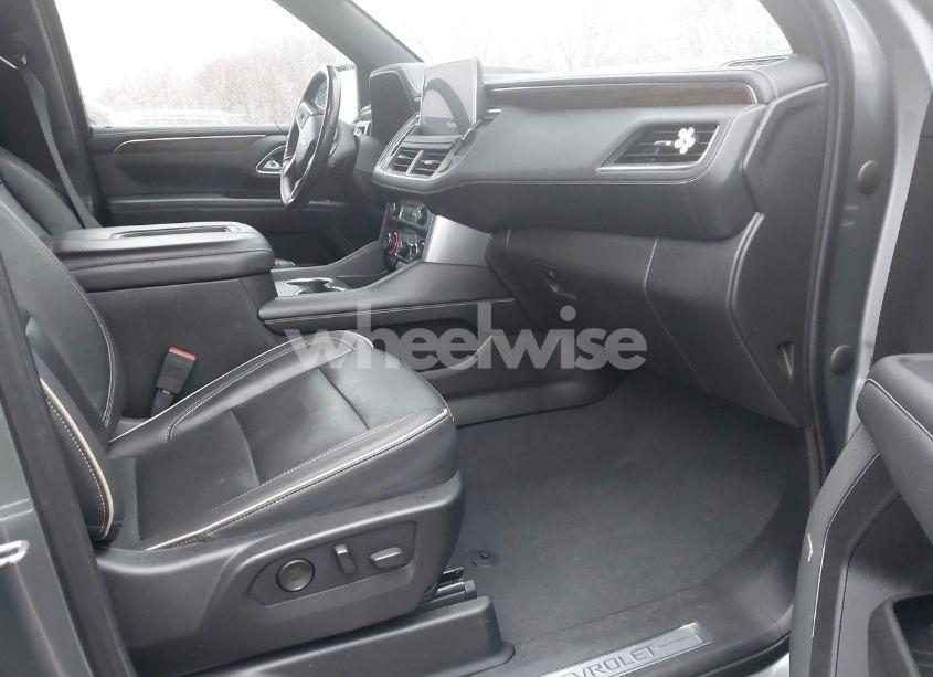 Photo 5 of 2021 Chevrolet Tahoe 4WD PREMIER (VIN 1GNSKSKD6MR256831)