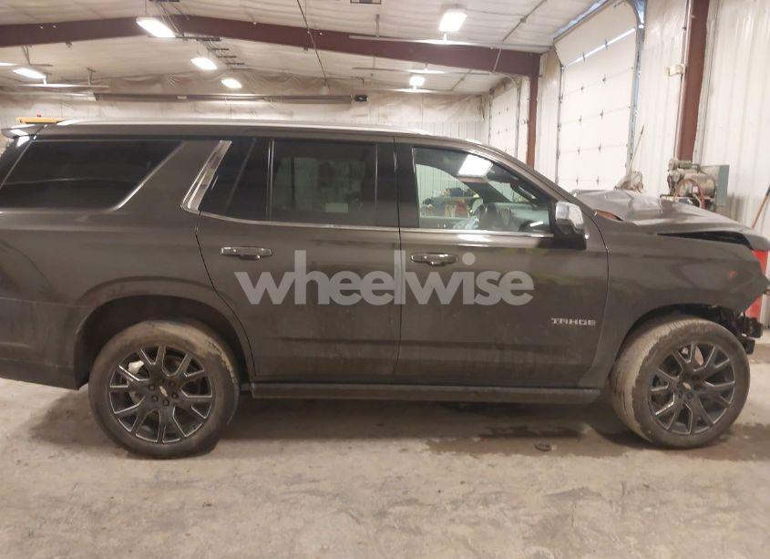 Photo 13 of 2021 Chevrolet Tahoe 4WD PREMIER (VIN 1GNSKSKD7MR230481)