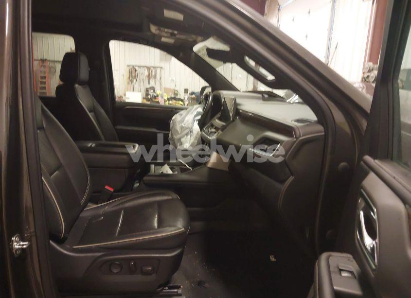 Photo 5 of 2021 Chevrolet Tahoe 4WD PREMIER (VIN 1GNSKSKD7MR230481)