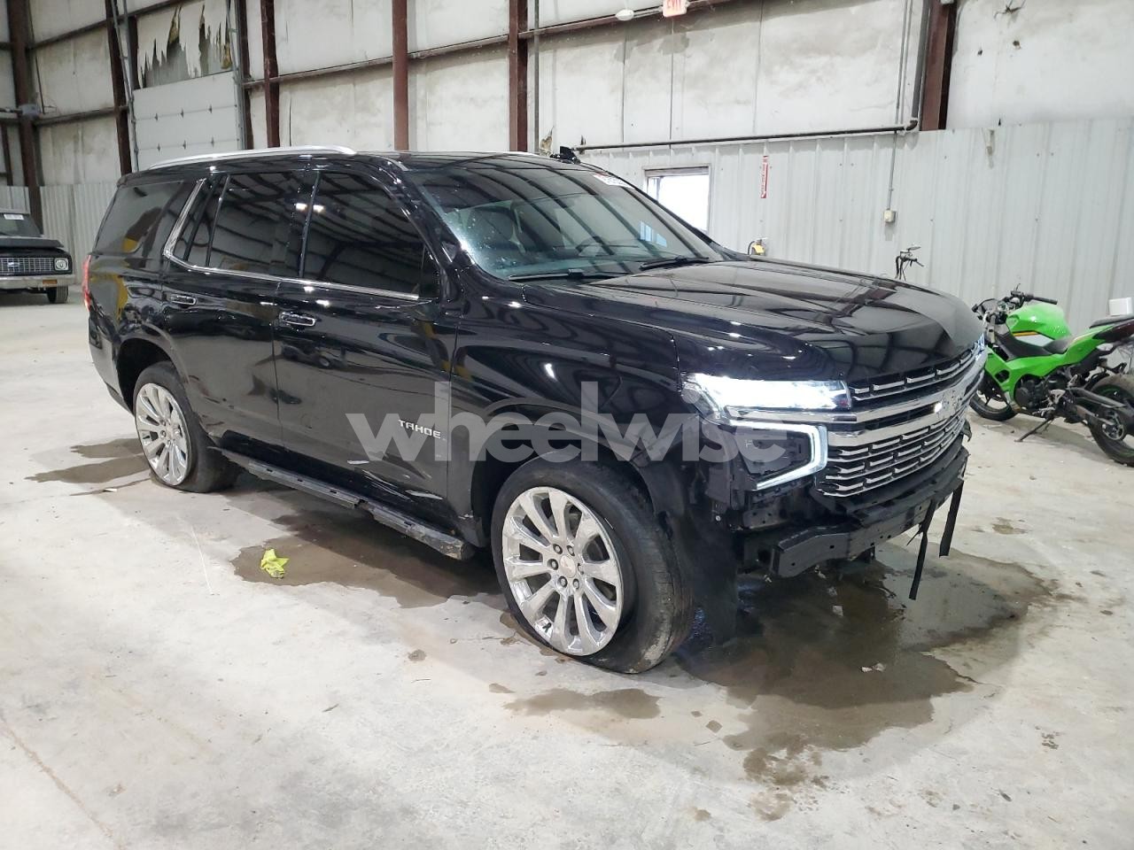 Photo 4 of 2023 CHEVROLET TAHOE K1500 PREMIER (VIN 1GNSKSKD7PR206850)
