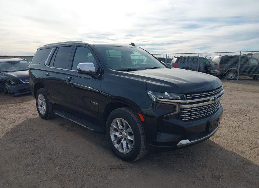2021 Chevrolet Tahoe 4WD PREMIER (VIN 1GNSKSKD8MR107529) main photo