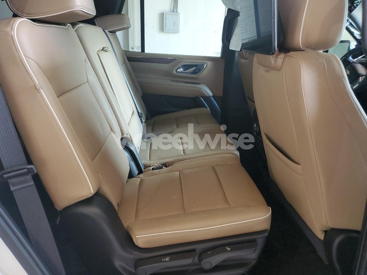 Photo 11 of 2024 CHEVROLET TAHOE K1500 PREMIER (VIN 1GNSKSKTXRR166421)