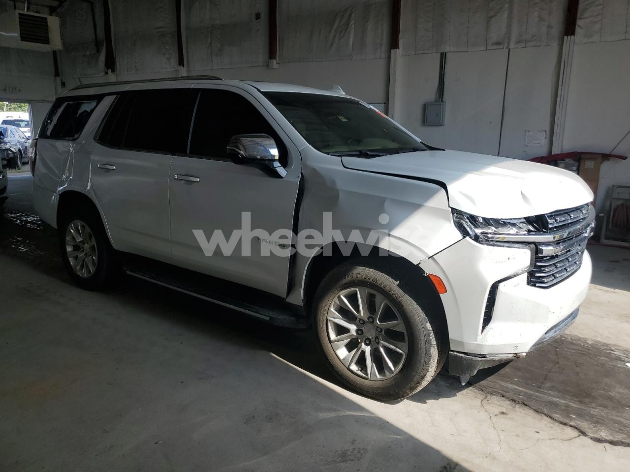 Photo 4 of 2024 CHEVROLET TAHOE K1500 PREMIER (VIN 1GNSKSKTXRR166421)