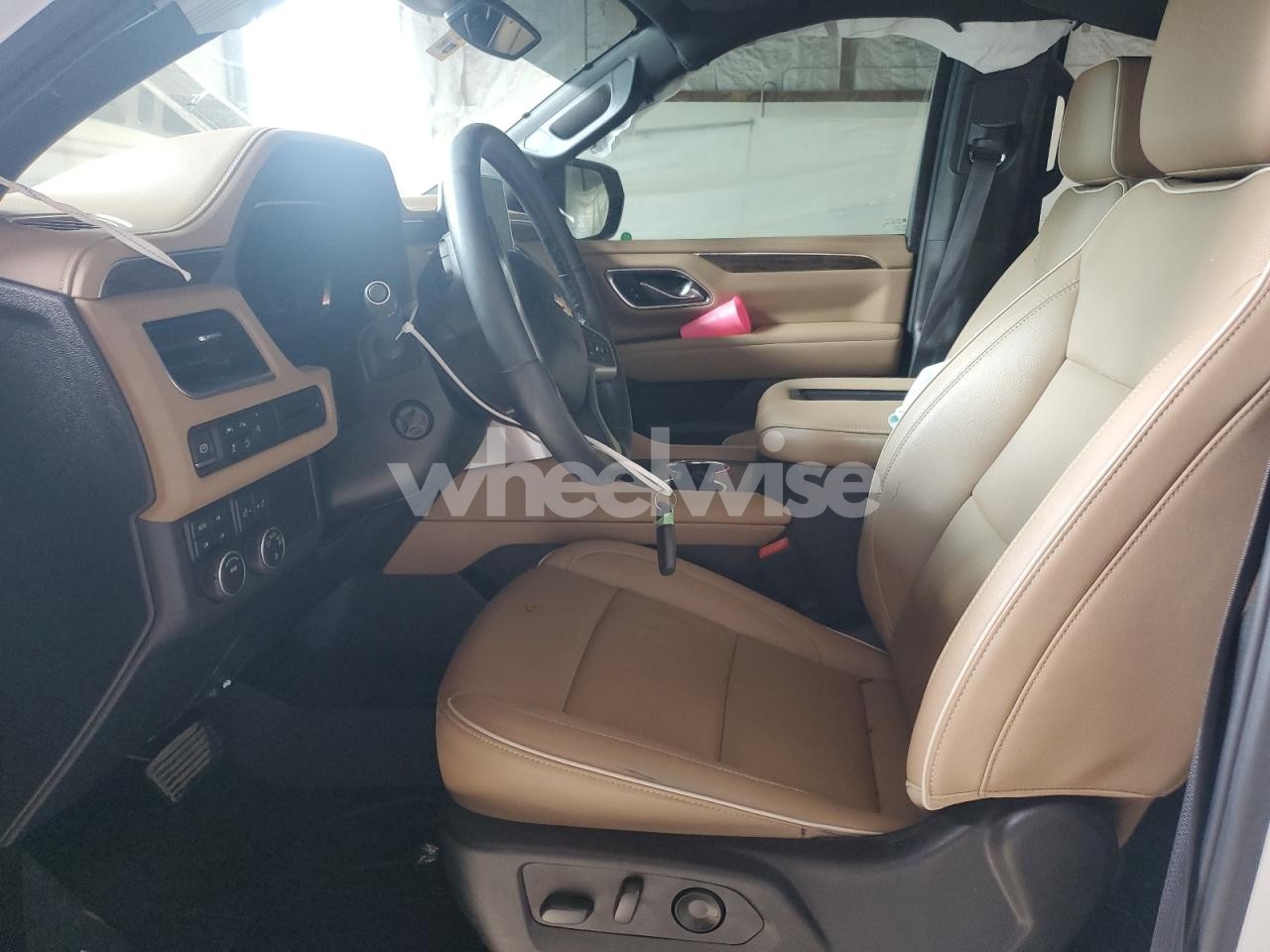 Photo 7 of 2024 CHEVROLET TAHOE K1500 PREMIER (VIN 1GNSKSKTXRR166421)