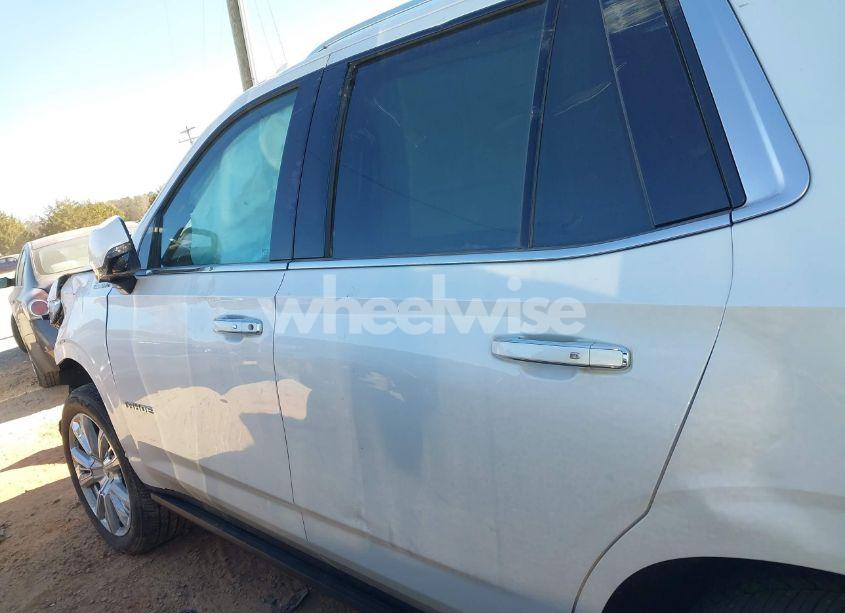 Photo 13 of 2024 Chevrolet Tahoe 4WD HIGH COUNTRY (VIN 1GNSKTKL1RR274786)