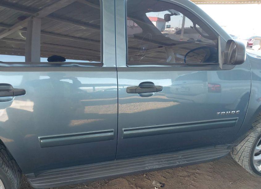 Photo 13 of 2010 Chevrolet Tahoe LS (VIN 1GNUCAE02AR266079)