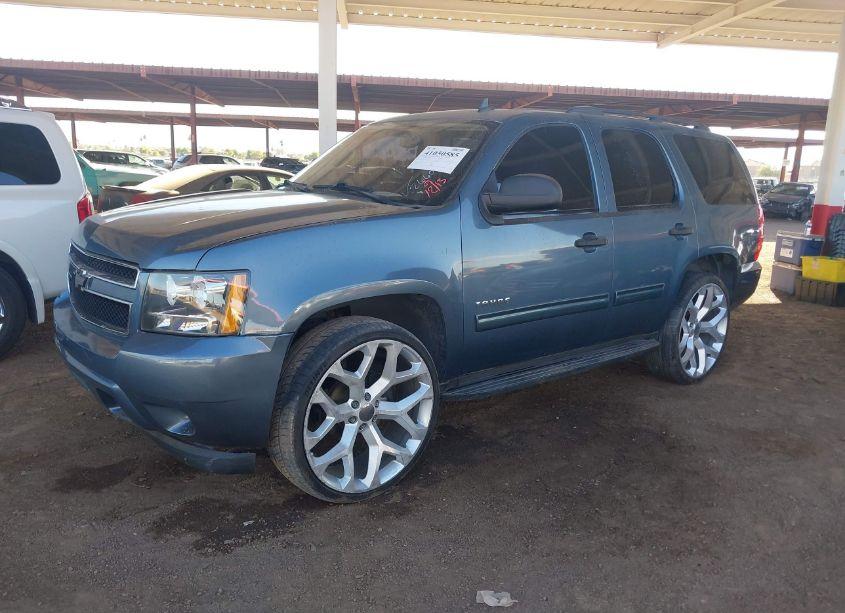 Photo 2 of 2010 Chevrolet Tahoe LS (VIN 1GNUCAE02AR266079)