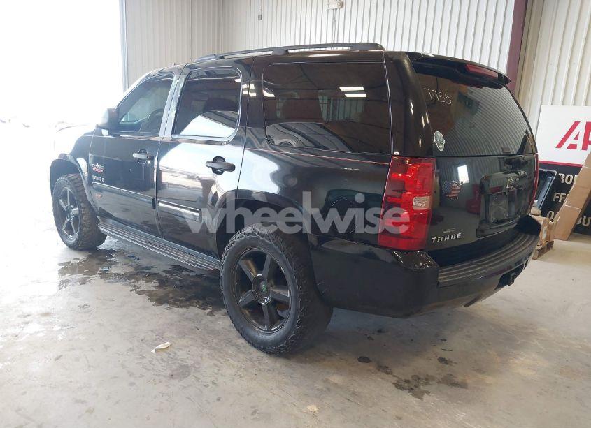 Photo 3 of 2010 Chevrolet Tahoe LS (VIN 1GNUCAE02AR277955)