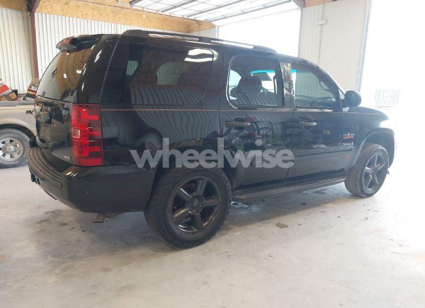 Photo 4 of 2010 Chevrolet Tahoe LS (VIN 1GNUCAE02AR277955)