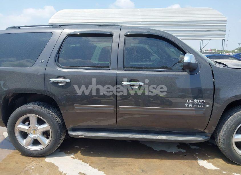 Photo 12 of 2010 Chevrolet Tahoe LS (VIN 1GNUCAE02AR290222)