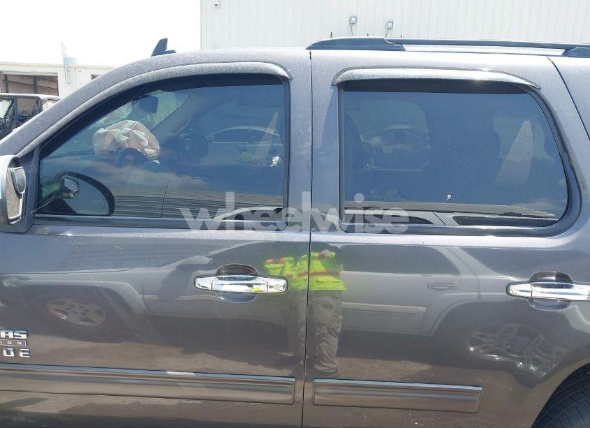 Photo 13 of 2010 Chevrolet Tahoe LS (VIN 1GNUCAE02AR290222)