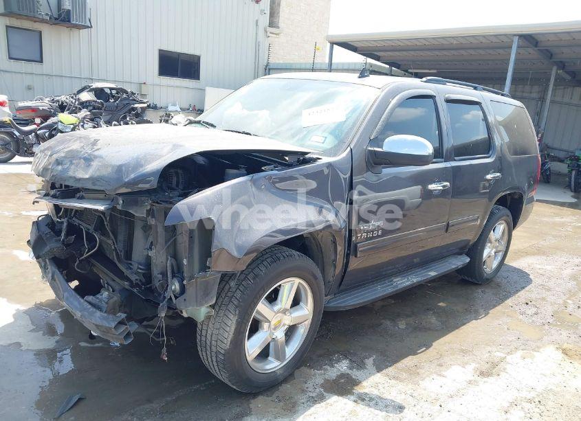 Photo 2 of 2010 Chevrolet Tahoe LS (VIN 1GNUCAE02AR290222)