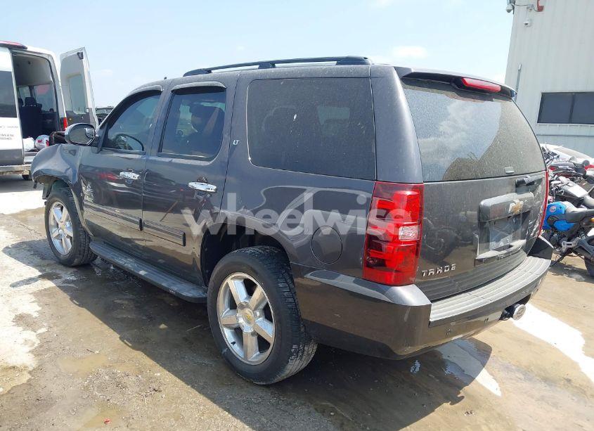 Photo 3 of 2010 Chevrolet Tahoe LS (VIN 1GNUCAE02AR290222)