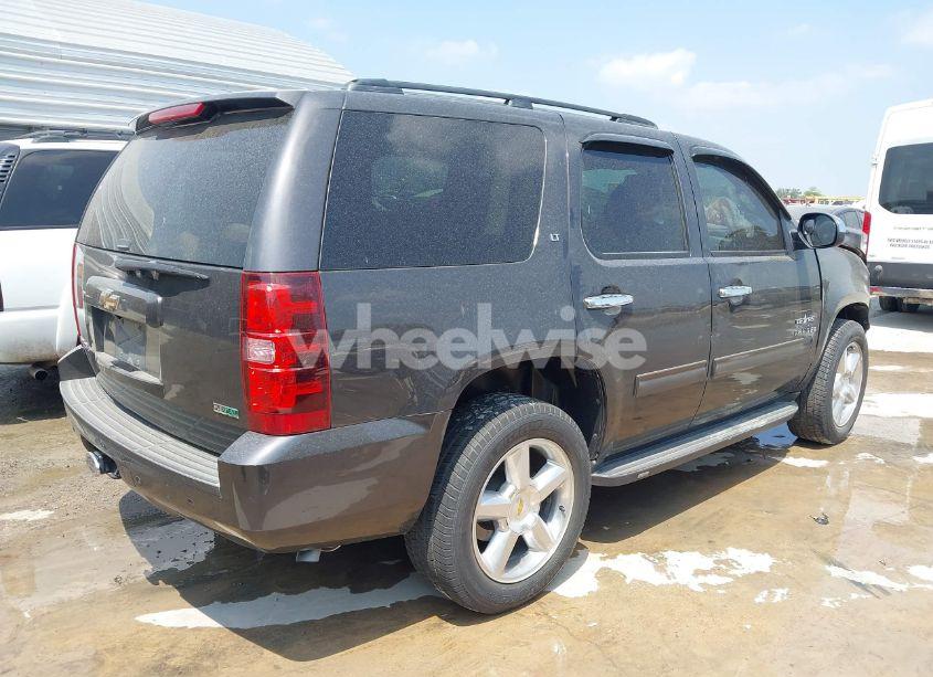 Photo 4 of 2010 Chevrolet Tahoe LS (VIN 1GNUCAE02AR290222)