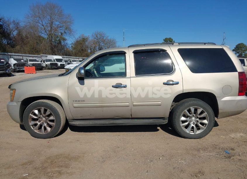 Photo 14 of 2010 Chevrolet Tahoe LS (VIN 1GNUCAE03AR179713)