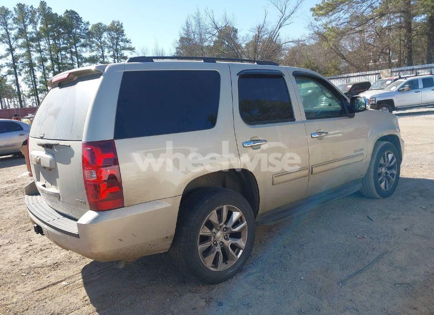 Photo 4 of 2010 Chevrolet Tahoe LS (VIN 1GNUCAE03AR179713)