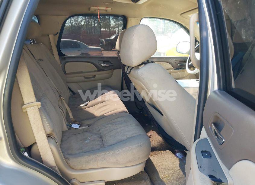 Photo 8 of 2010 Chevrolet Tahoe LS (VIN 1GNUCAE03AR179713)