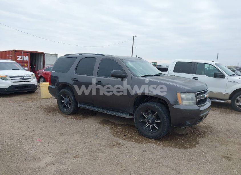 2010 Chevrolet Tahoe LS (VIN 1GNUCAE03AR191733) main photo