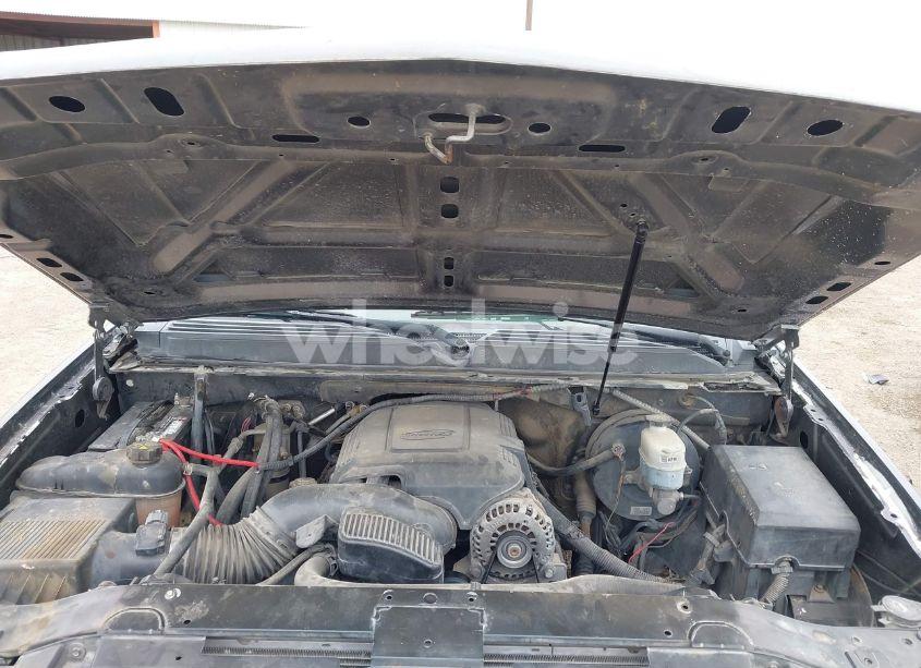 Photo 10 of 2010 Chevrolet Tahoe LS (VIN 1GNUCAE03AR191733)