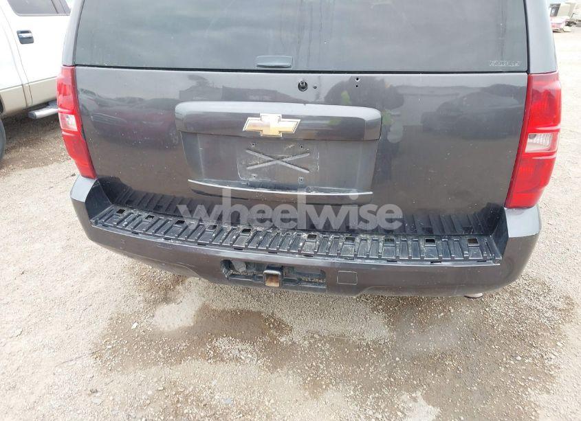 Photo 6 of 2010 Chevrolet Tahoe LS (VIN 1GNUCAE03AR191733)