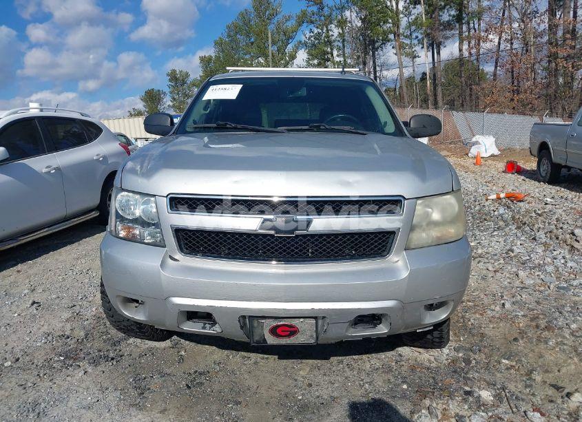 Photo 13 of 2010 Chevrolet Tahoe LS (VIN 1GNUCAE09AR114252)