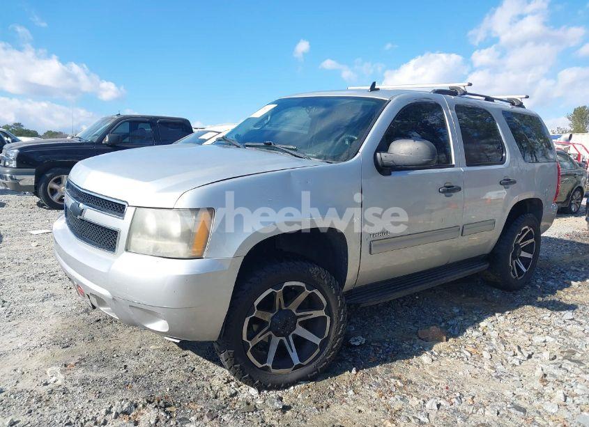Photo 2 of 2010 Chevrolet Tahoe LS (VIN 1GNUCAE09AR114252)