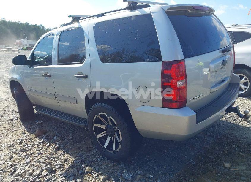 Photo 3 of 2010 Chevrolet Tahoe LS (VIN 1GNUCAE09AR114252)