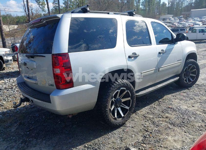Photo 4 of 2010 Chevrolet Tahoe LS (VIN 1GNUCAE09AR114252)