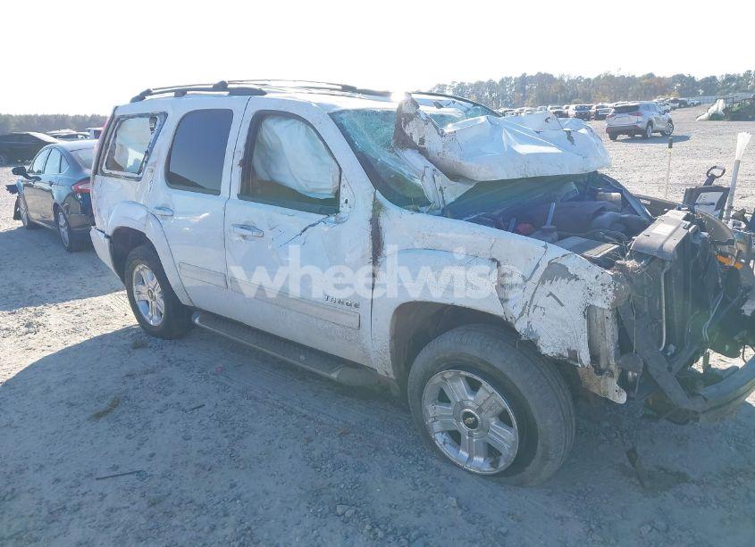 2010 Chevrolet Tahoe LT (VIN 1GNUCBE02AR283082) main photo
