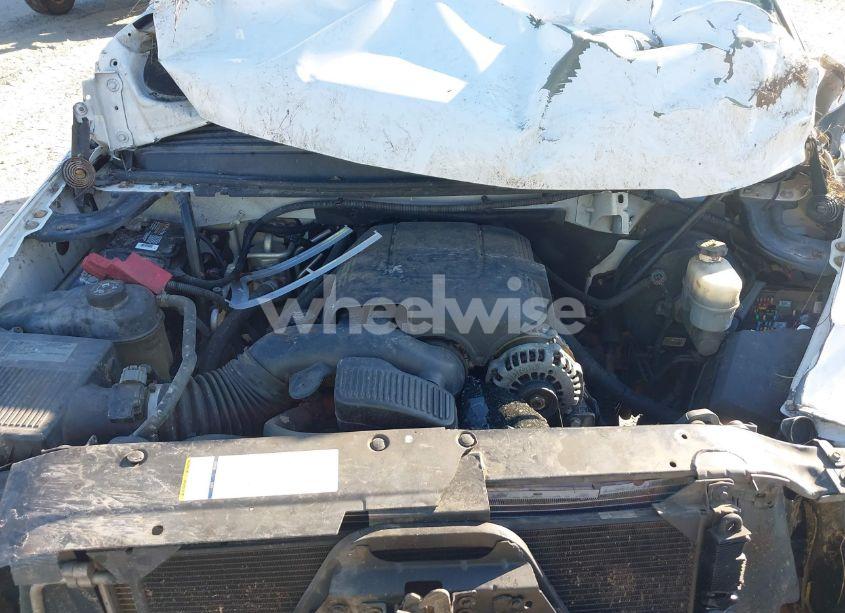 Photo 10 of 2010 Chevrolet Tahoe LT (VIN 1GNUCBE02AR283082)