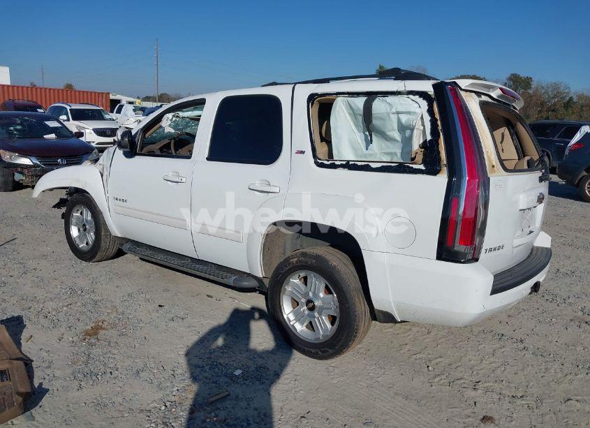 Photo 3 of 2010 Chevrolet Tahoe LT (VIN 1GNUCBE02AR283082)