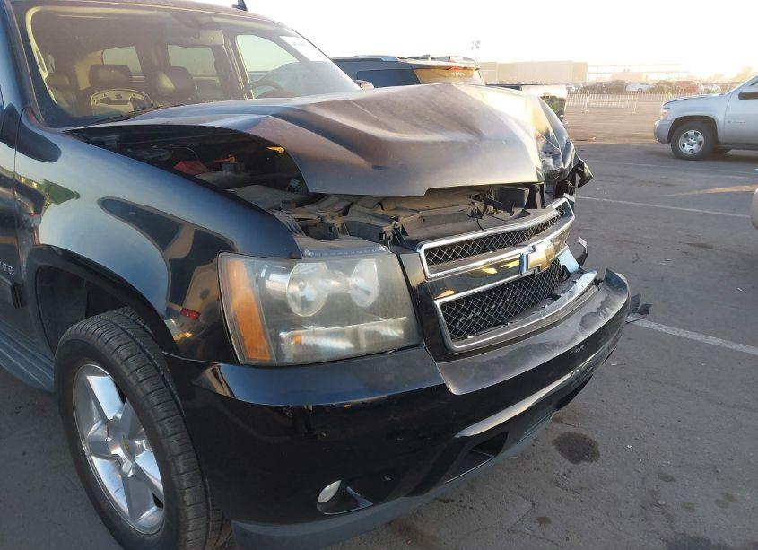 Photo 18 of 2010 Chevrolet Tahoe LT (VIN 1GNUCBE02AR285348)