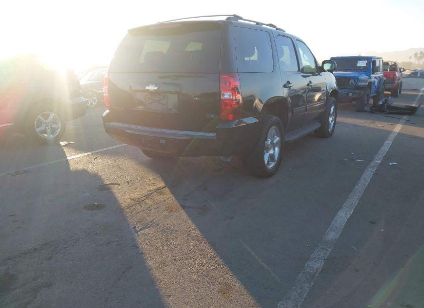 Photo 4 of 2010 Chevrolet Tahoe LT (VIN 1GNUCBE02AR285348)