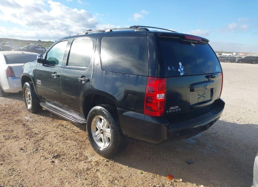 Photo 3 of 2010 Chevrolet Tahoe LT (VIN 1GNUCBE03AR290154)
