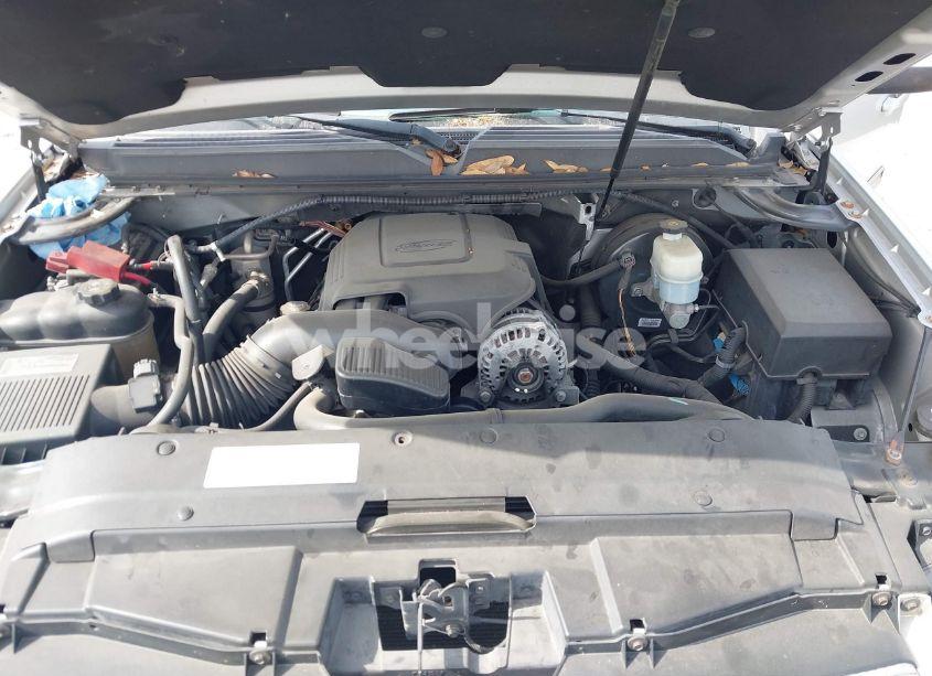 Photo 10 of 2010 Chevrolet Tahoe LT (VIN 1GNUCBE04AR279051)