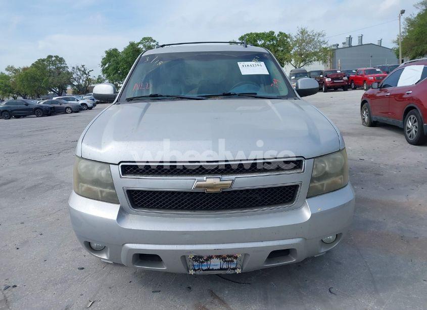 Photo 12 of 2010 Chevrolet Tahoe LT (VIN 1GNUCBE04AR279051)