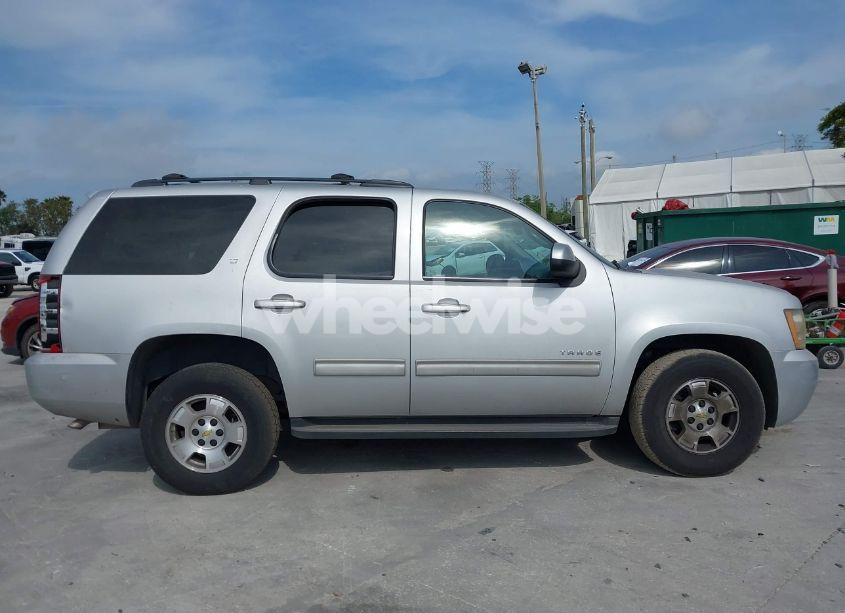 Photo 13 of 2010 Chevrolet Tahoe LT (VIN 1GNUCBE04AR279051)