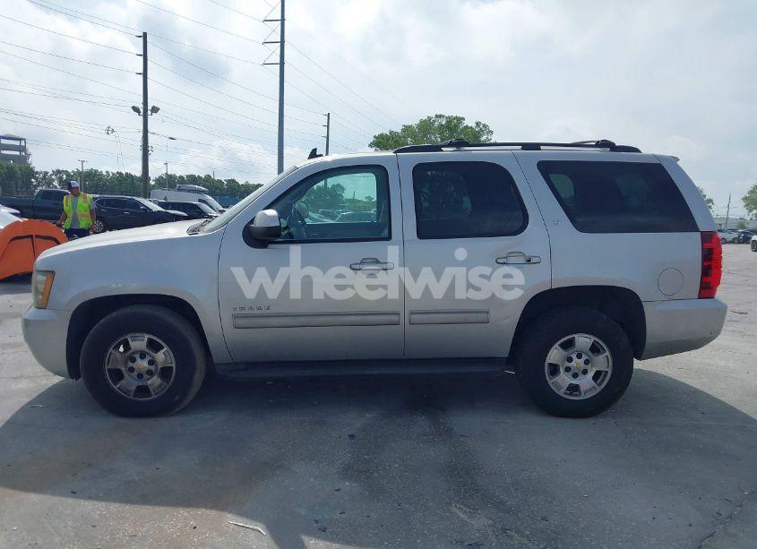 Photo 14 of 2010 Chevrolet Tahoe LT (VIN 1GNUCBE04AR279051)
