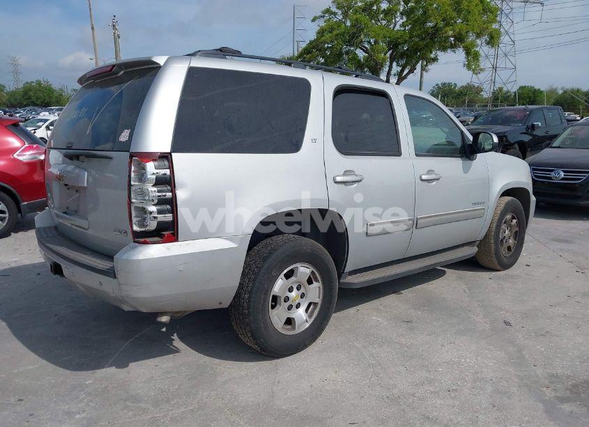 Photo 4 of 2010 Chevrolet Tahoe LT (VIN 1GNUCBE04AR279051)