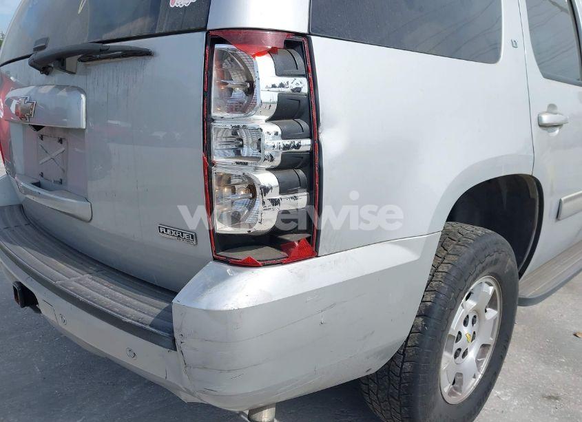 Photo 6 of 2010 Chevrolet Tahoe LT (VIN 1GNUCBE04AR279051)