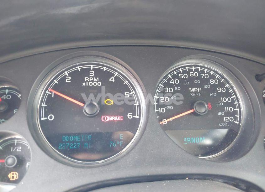 Photo 7 of 2010 Chevrolet Tahoe LT (VIN 1GNUCBE04AR279051)